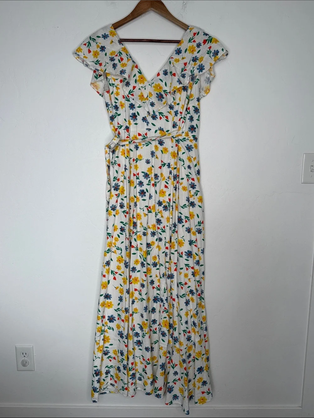 Sézane Giovana Floral Wrap Maxi Dress White Multicolor Size 40 - Picture 4 of 4
